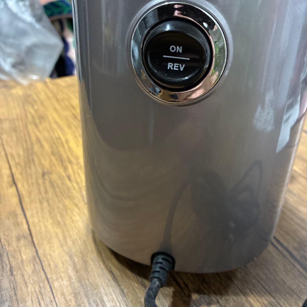 大幅値下げ‼️Hurom 低速圧搾式ジューサー 定価40,000円程！価格交渉可