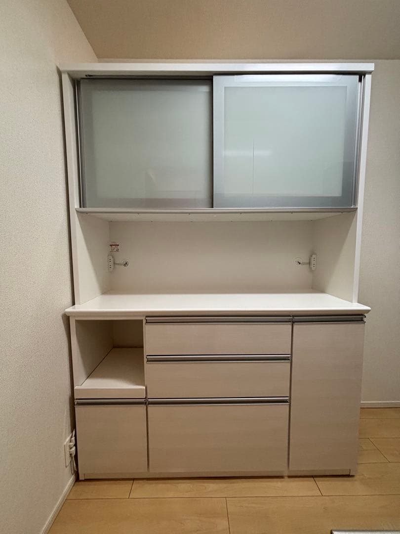 松田家具　食器棚 スライドドア付き