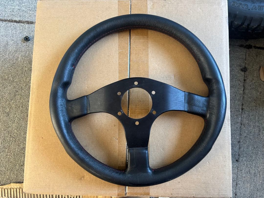 MOMO TUNER ステアリング　32π