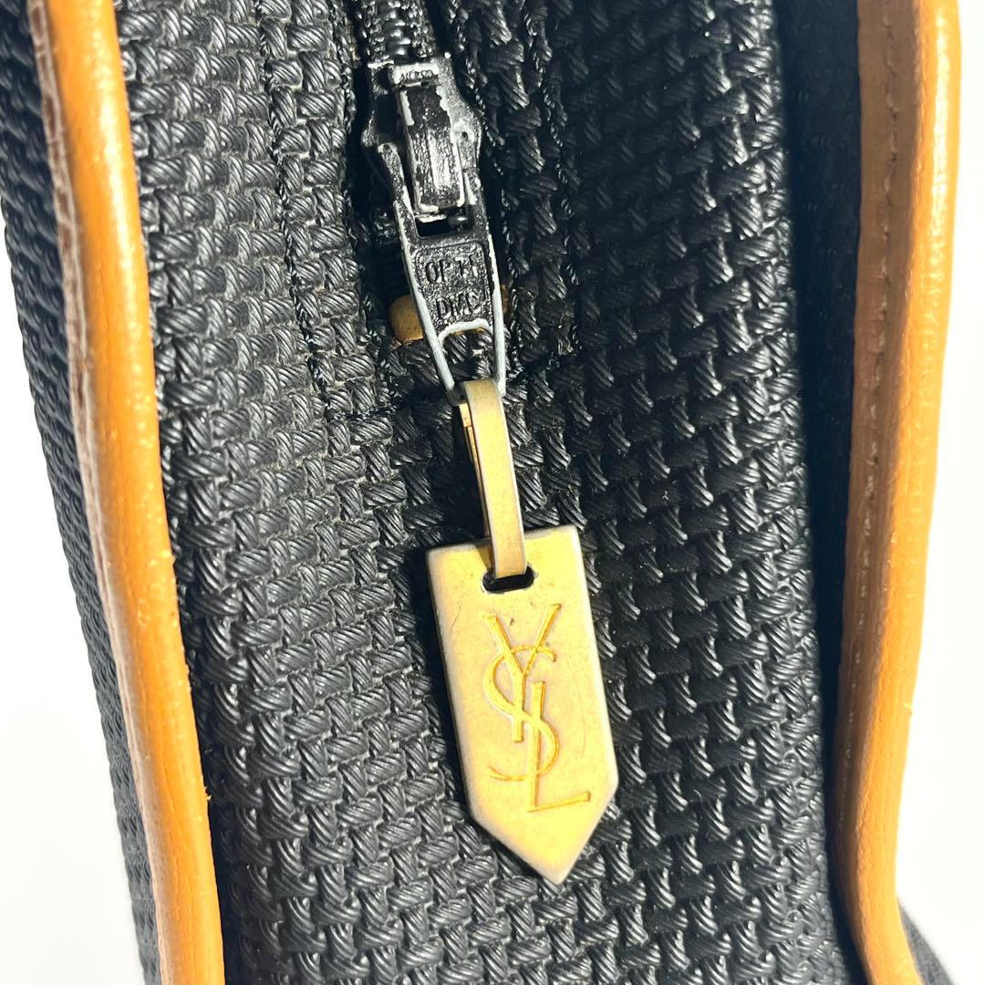 【美品】Yves Saint Laurent カサンドラロゴ　クラッチバッグ