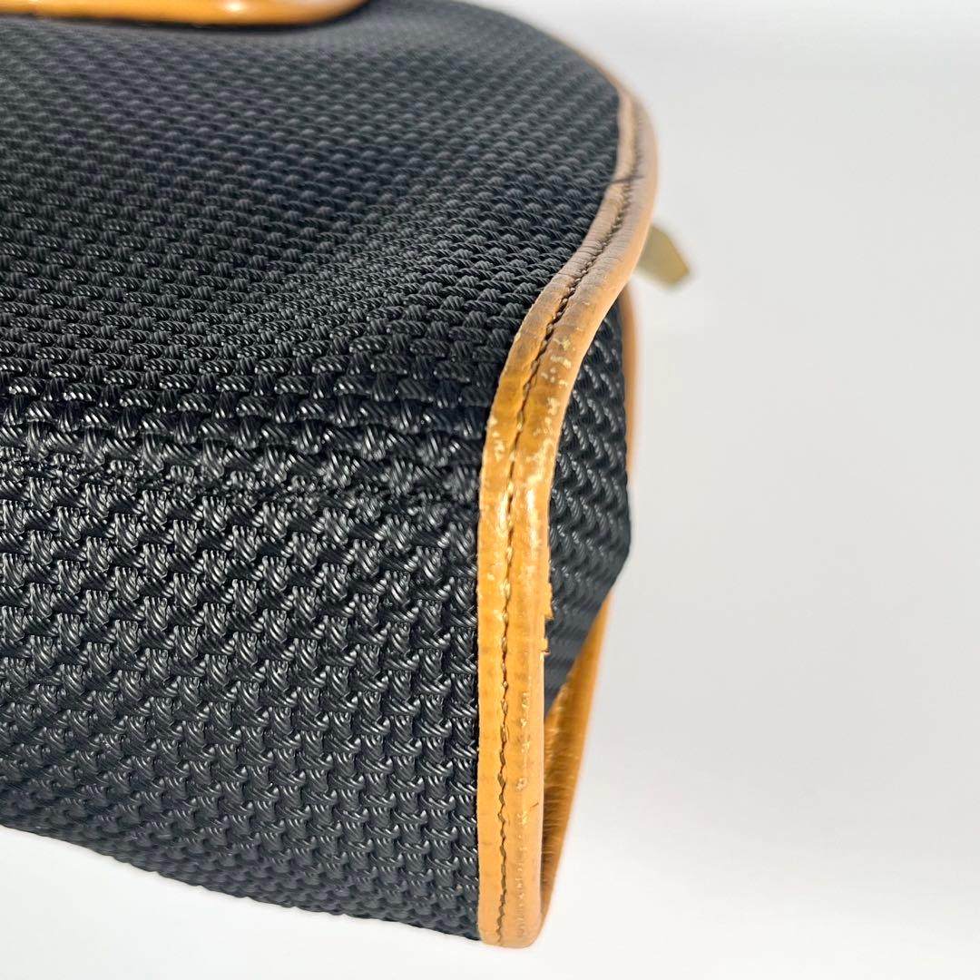 【美品】Yves Saint Laurent カサンドラロゴ　クラッチバッグ