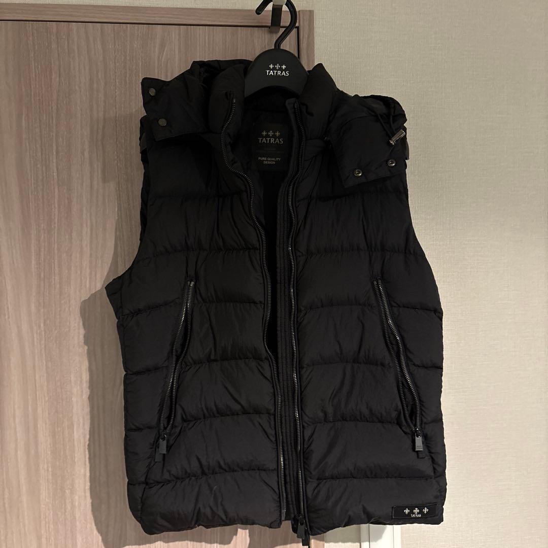 タトラス　TATRASブラック フード付きダウンベスト
