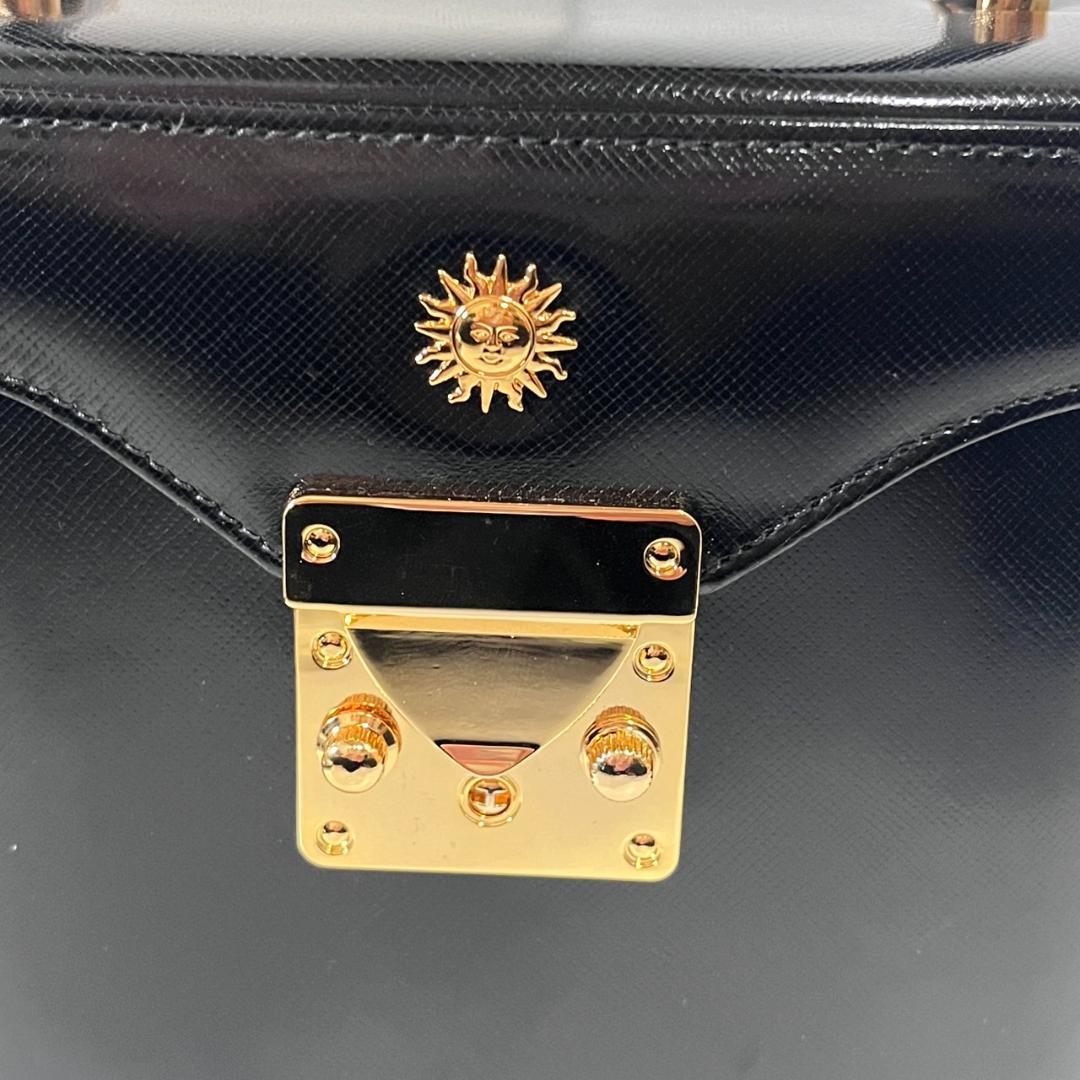 極美品 ヴェルサーチ サンバースト バニティバッグ ブラック ゴールド