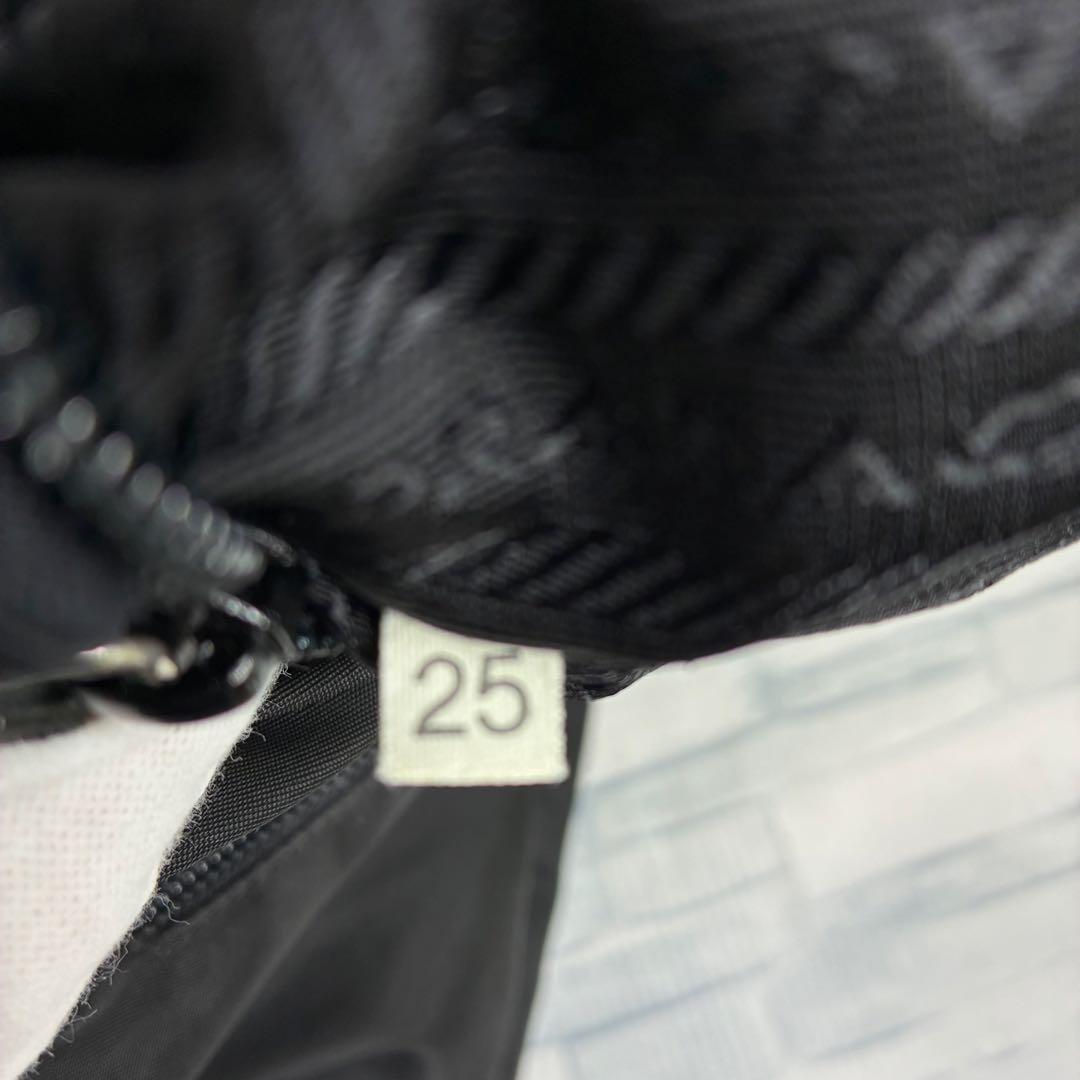 極美品　150 PRADA プラダ　ハンドバッグ　ブラック　ナイロン　kq4