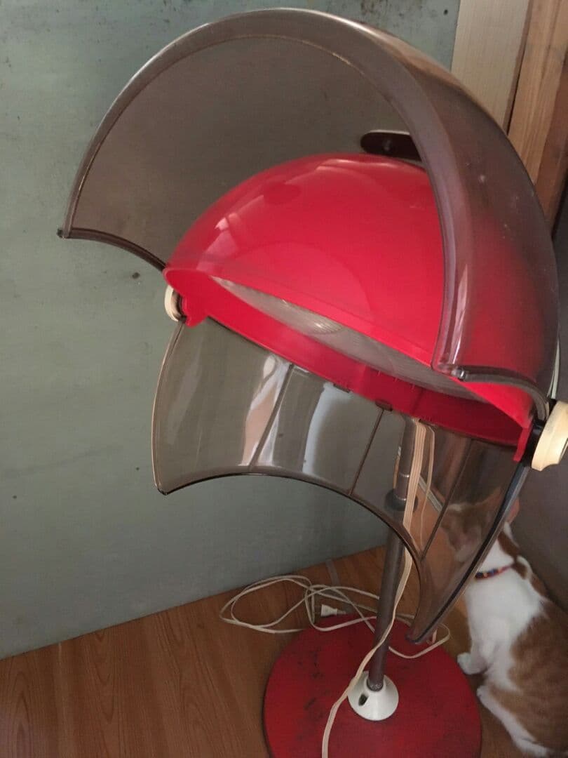 値下げします。美容院のドライヤー(動作確認済み)