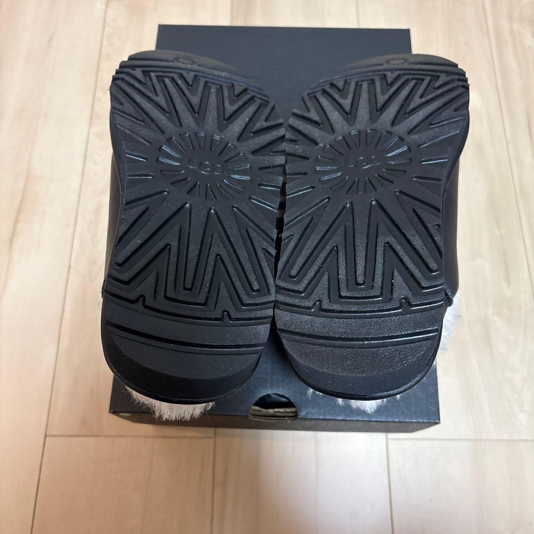UGG [アグ] クラシックスリッポン ノアール