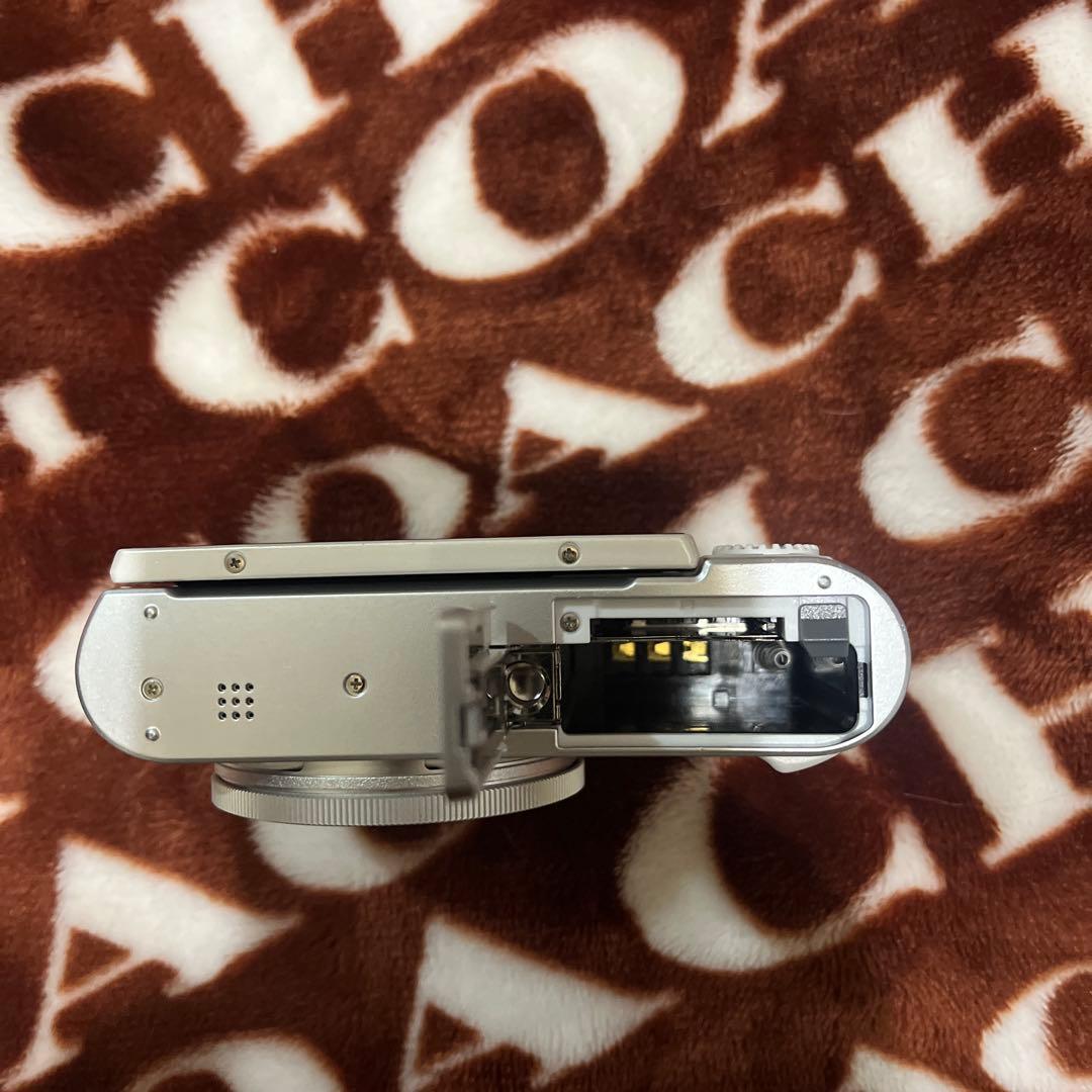 【中古】(非常に良い)CASIO デジカメEXILIM EX-ZR3200VP