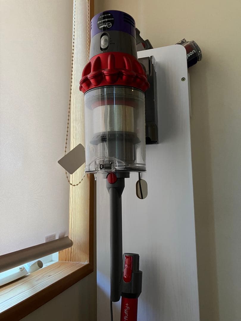 ダイソンコードレス掃除機V10 棚付き 動作品　訳あり格安