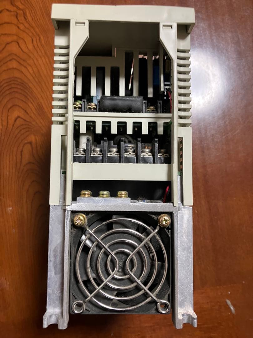 三菱サーボアンプMR-J2S-200B