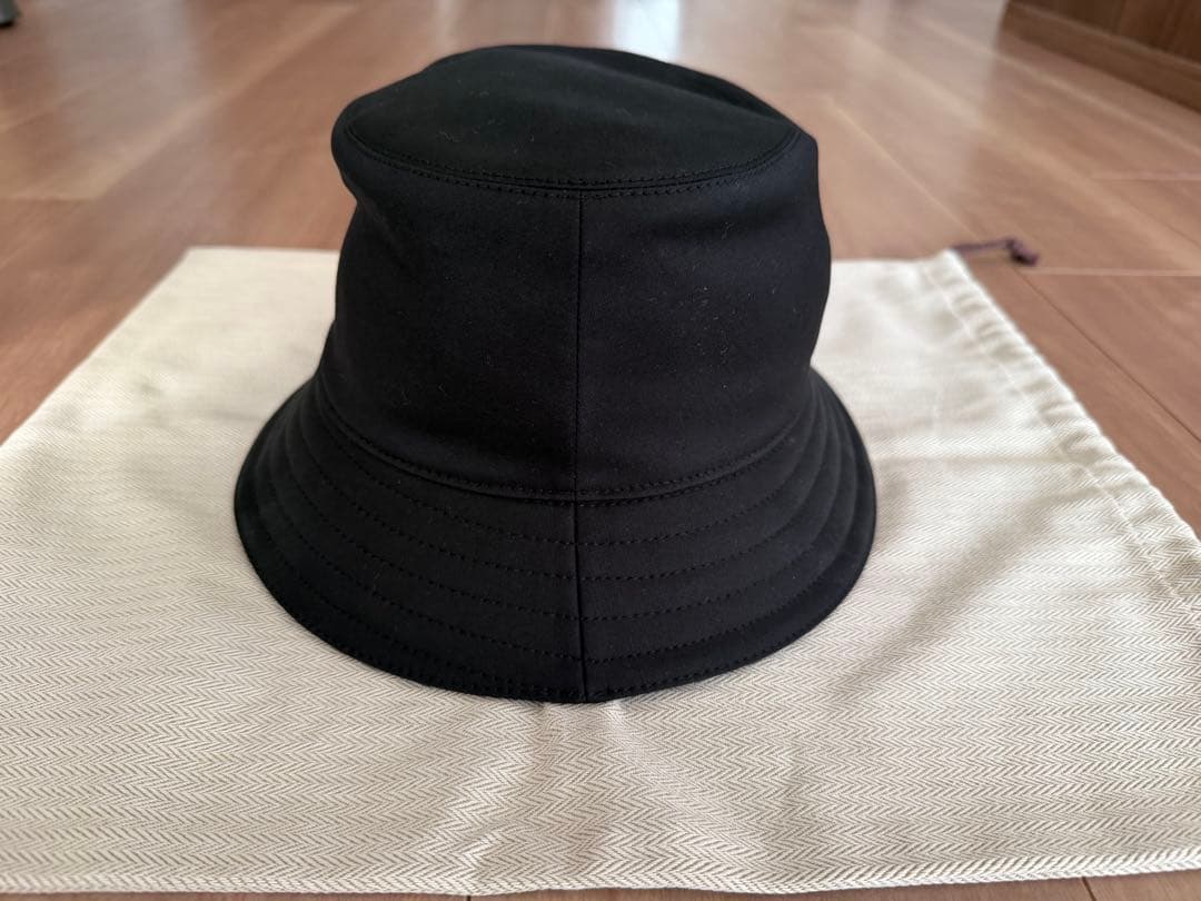 エルメス刺繍ロゴバケットハット