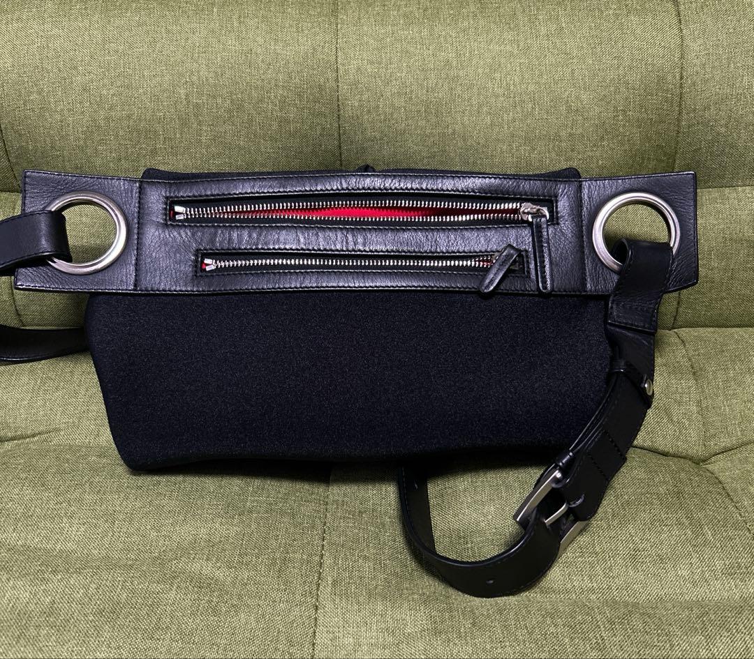 kawa-kawa カワカワ wet ハトメ ボディバッグ 肩がけ 斜め掛け　M