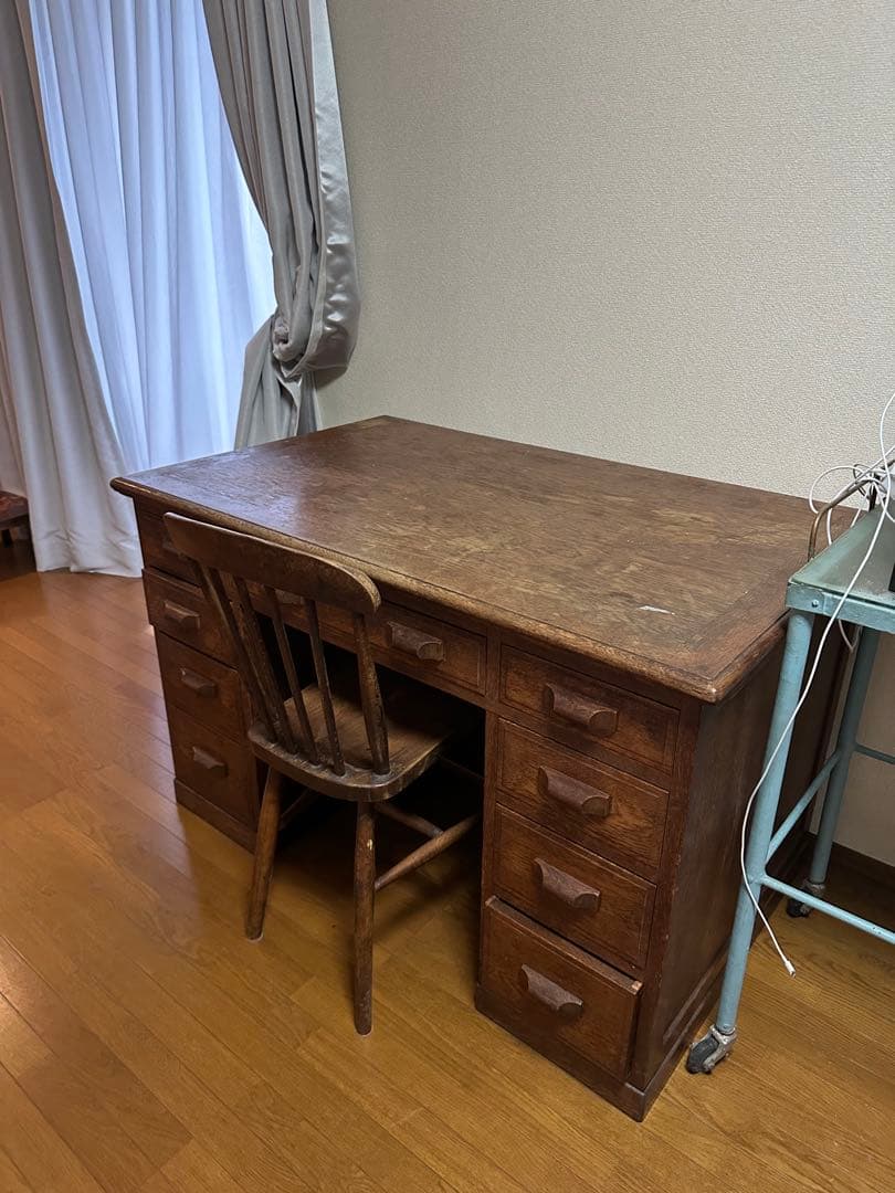 大幅値下げ！　細工が細やかなアンティーク　机