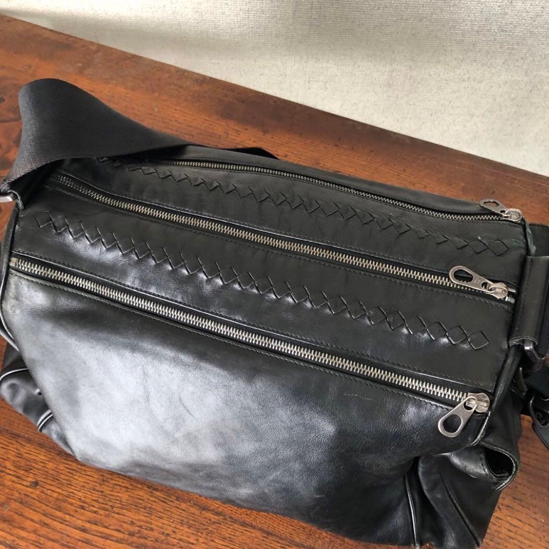 BOTTEGA VENETA イントレチャート ショルダーバッグ ブラック