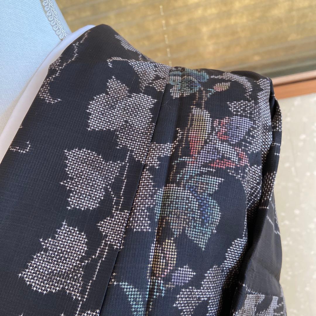 美品☆黒色　泥染本場大島紬　花唐草　蔦模様　着物（袷）