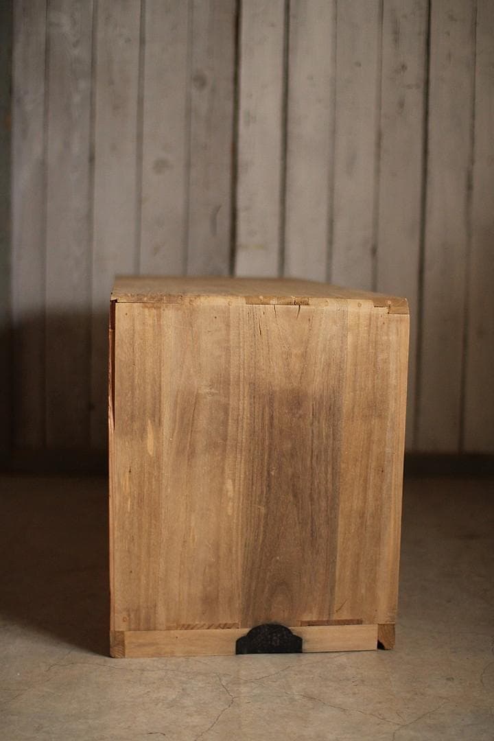 古い木製の引き出し3段　チェスト　桐箪笥