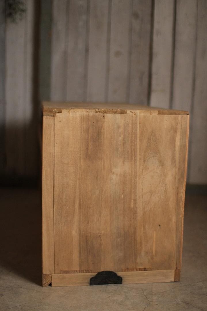 古い木製の引き出し3段　チェスト　桐箪笥