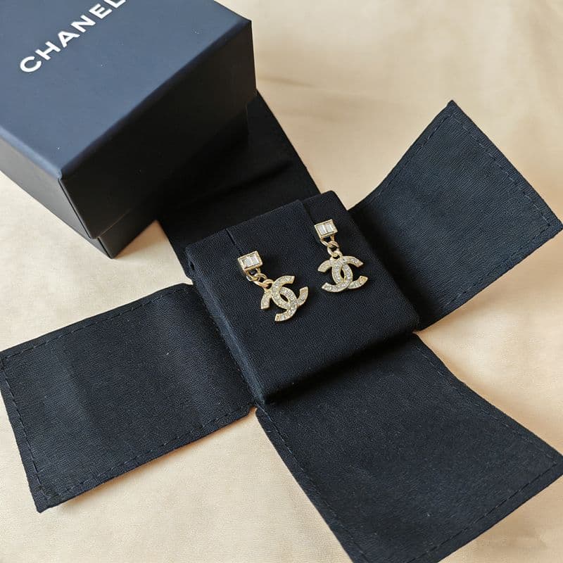 CHANEL CCロゴが可愛い ピアス