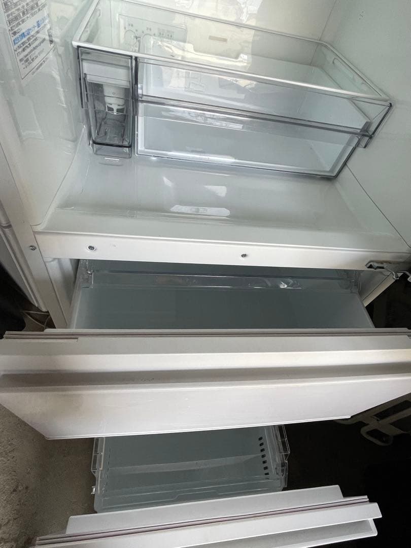 【現状渡し】TOSHIBA GR-T33SC (WT) 冷蔵庫 2022年製