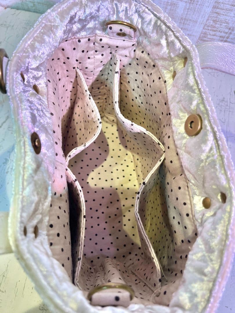 いたちページです。ロラライハリス♡刺繍の楕円底バッグ♡バッグのみ