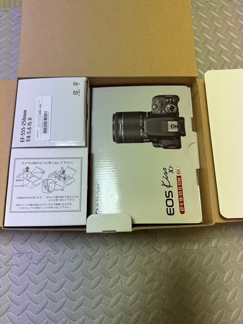 Canon EOS Kiss X7ダブルズームキット&Colemanカメラバッグ