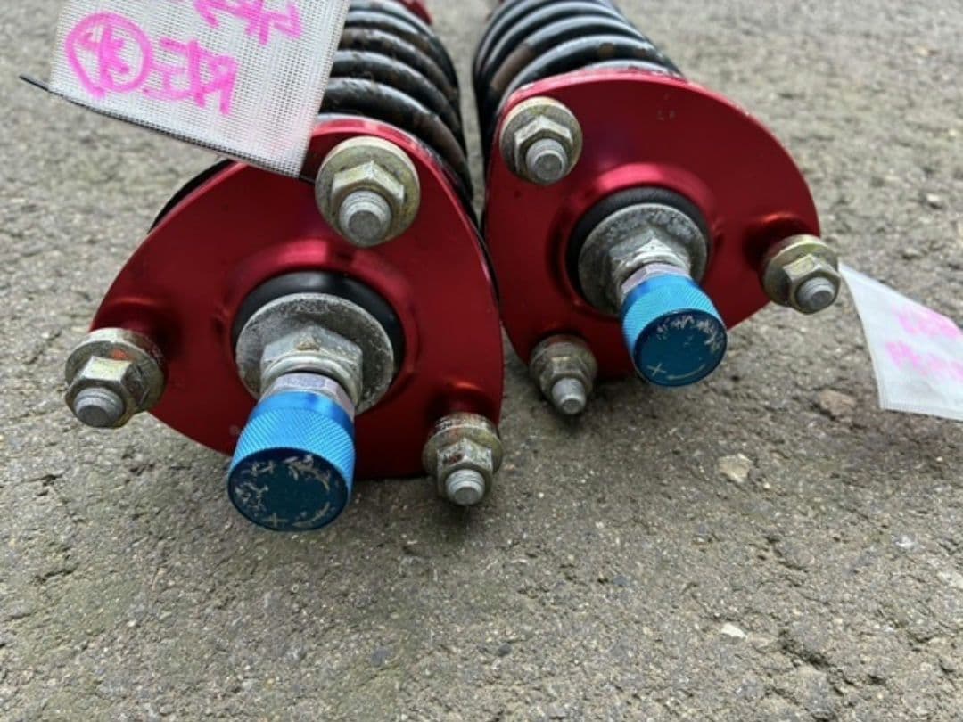 18クラウン メーカー不明フルタップ式車高調