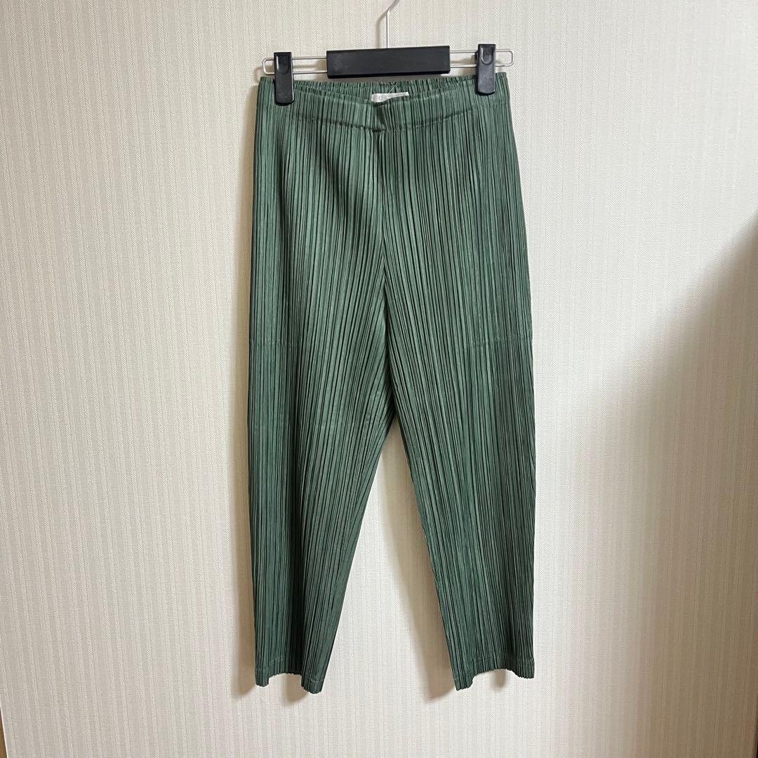 PLEATSPLEASE イッセイミヤケ クロップドパンツ　モスグリーン　2