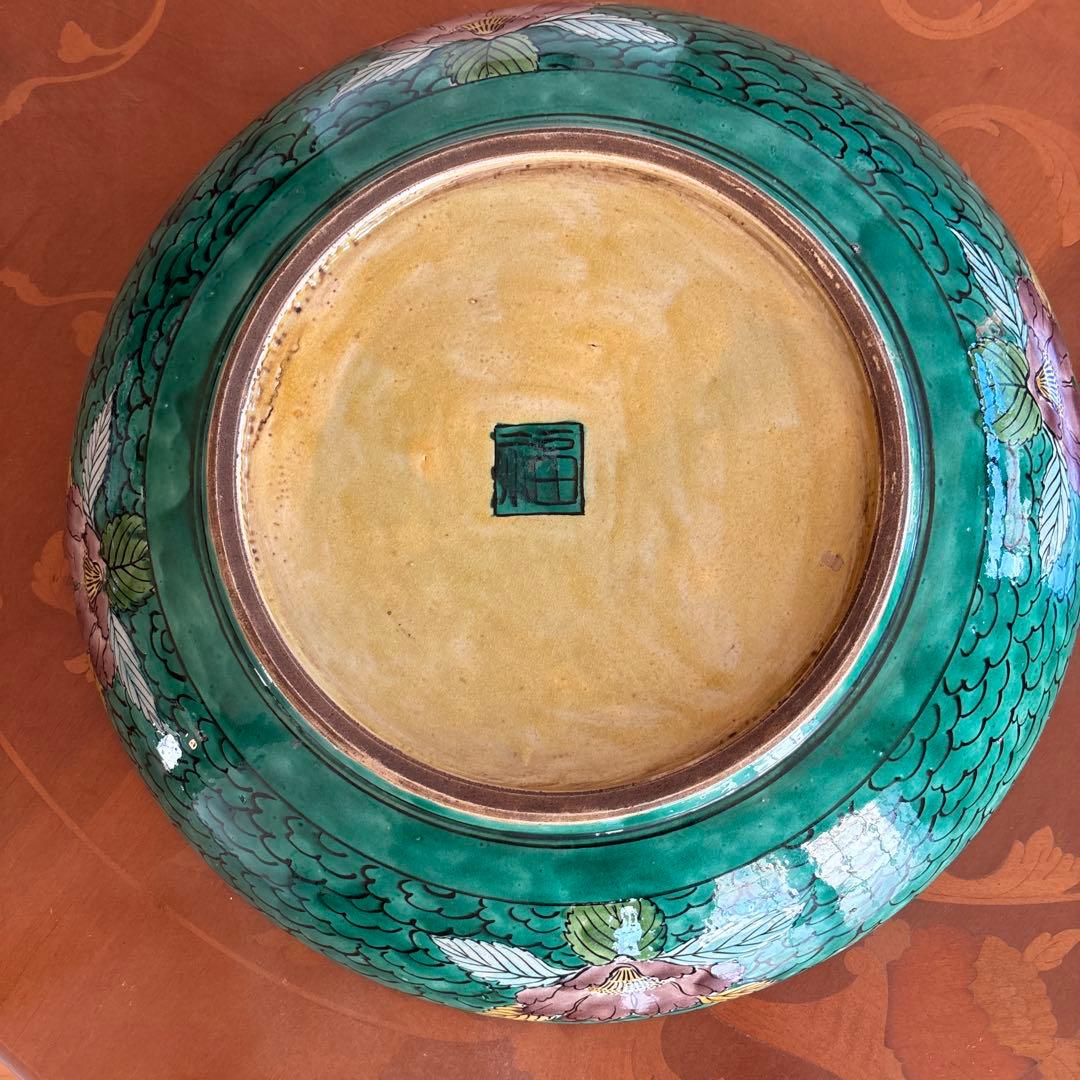 アンティーク九谷焼の大皿　カラフルな菊の絵尽くし