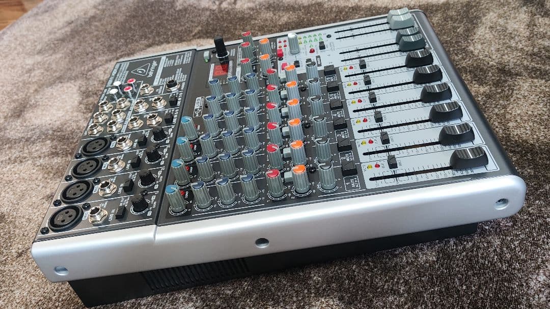 ベリンガー behringer X1204USB