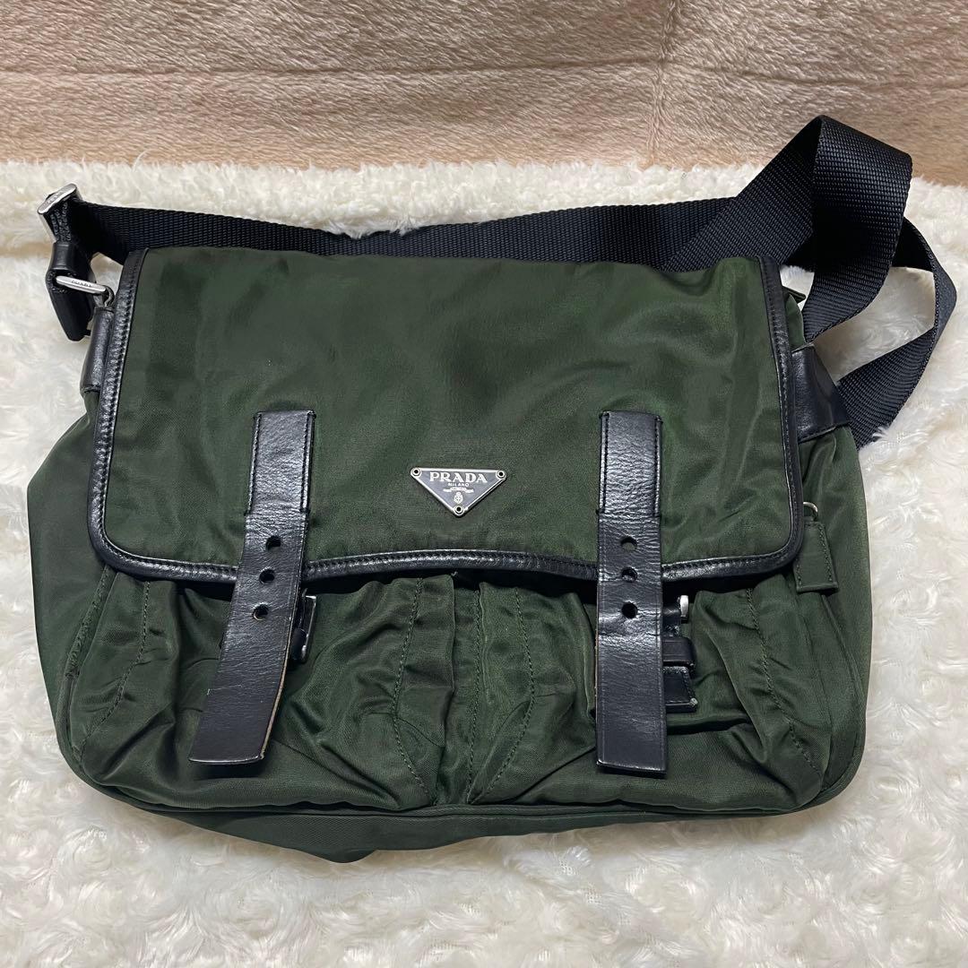 プラダ　三角ロゴ　ナイロン　レザー　メッセンジャーバッグ　ショルダー　格安