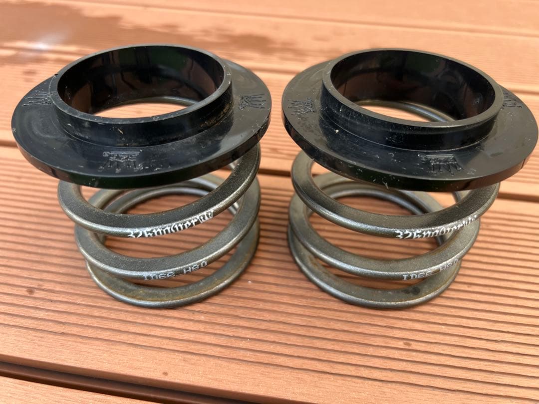 326Power ヘルパースプリング　id66 h80 2.5k