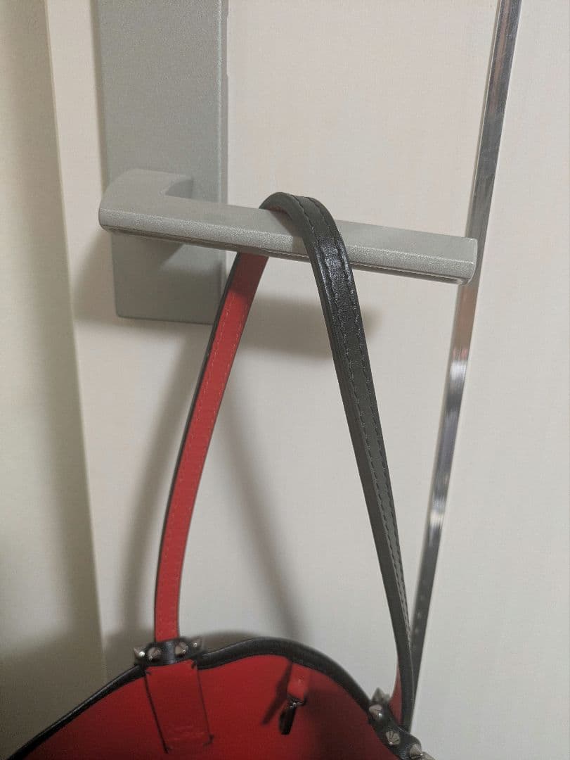 ★ルブタン スタッズ付き黒レザートートバッグ 美品★最終お値下げ