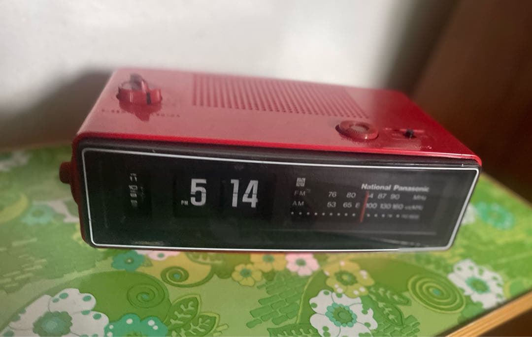動作確認済　ナショナル　パタパタ時計　赤　レトロ ラジオチューナー　置き時計