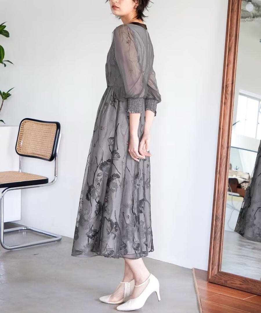 【新品・未使用】オケージョンドレス Ⅴネック 刺繍レース ワンピース ドレス