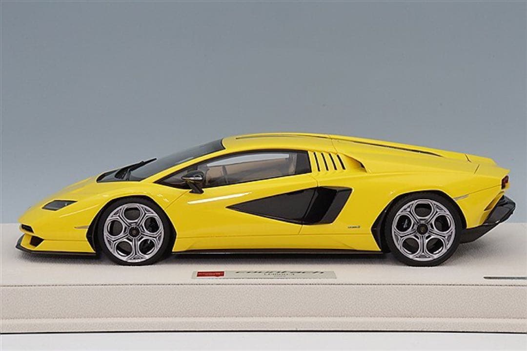 アイドロン 1/18ランボルギーニ カウンタック LPI 800-4 2022