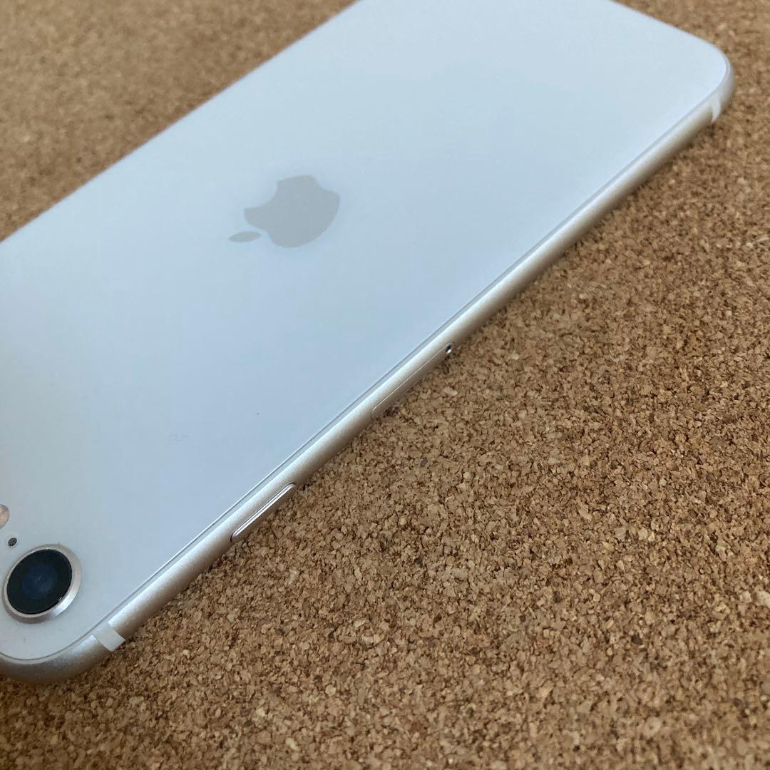 3910 美品☆電池新品☆iPhoneSE3 第3世代 64GB SIMフリー☆