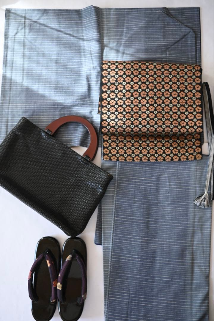 デニムライクな 浅いブルーの紬