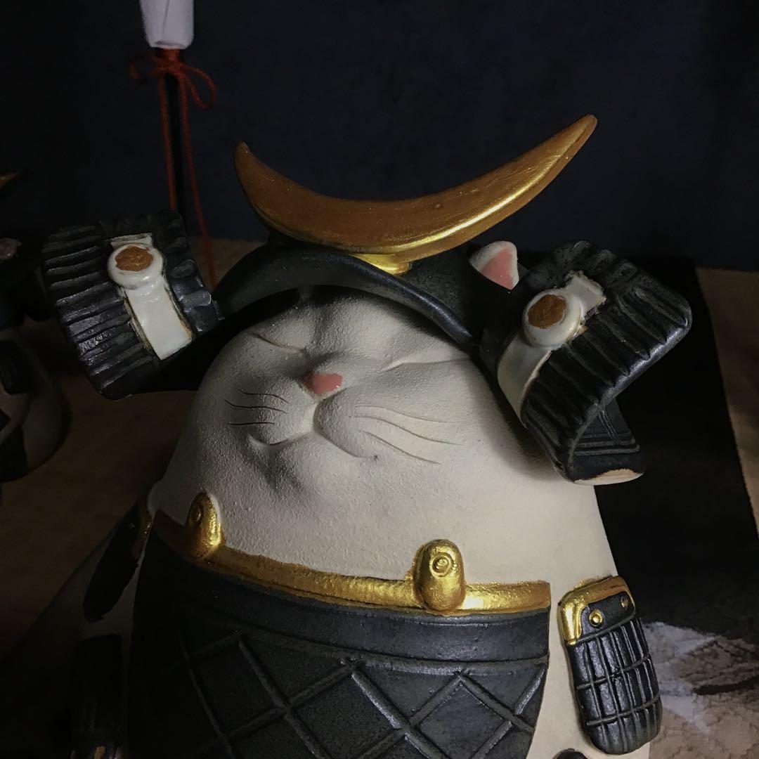ねこ武将∠(｀∇´)ゝ　まる白猫　黒甲冑　黒兜(伊達形) 大一点のみ