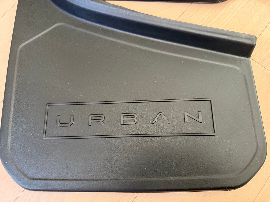 ディフェンダー　URBAN マッドフラップ　泥除けランドローバーV8 ディーゼル