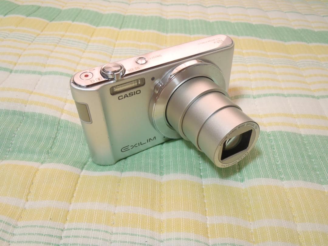 ⭕️動作品♥️美品★1610万画素★カシオEX-ZS180軽量162g光学１２倍