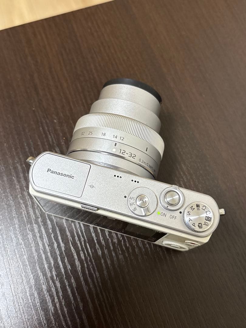 LUMIX DMC-GM1 ミラーレスカメラ アイボリー レンズ付き ルミックス