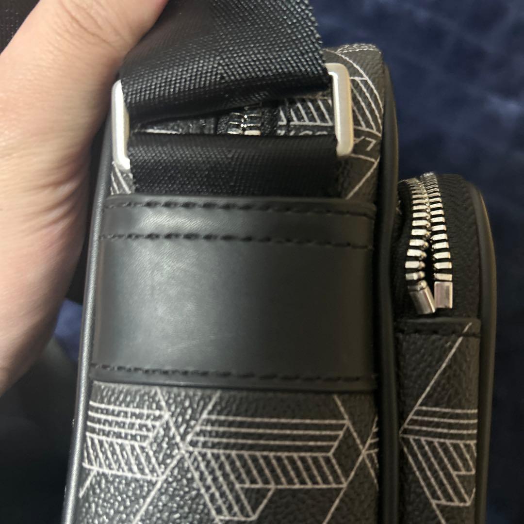 LACOSTE ショルダーバッグ 中型