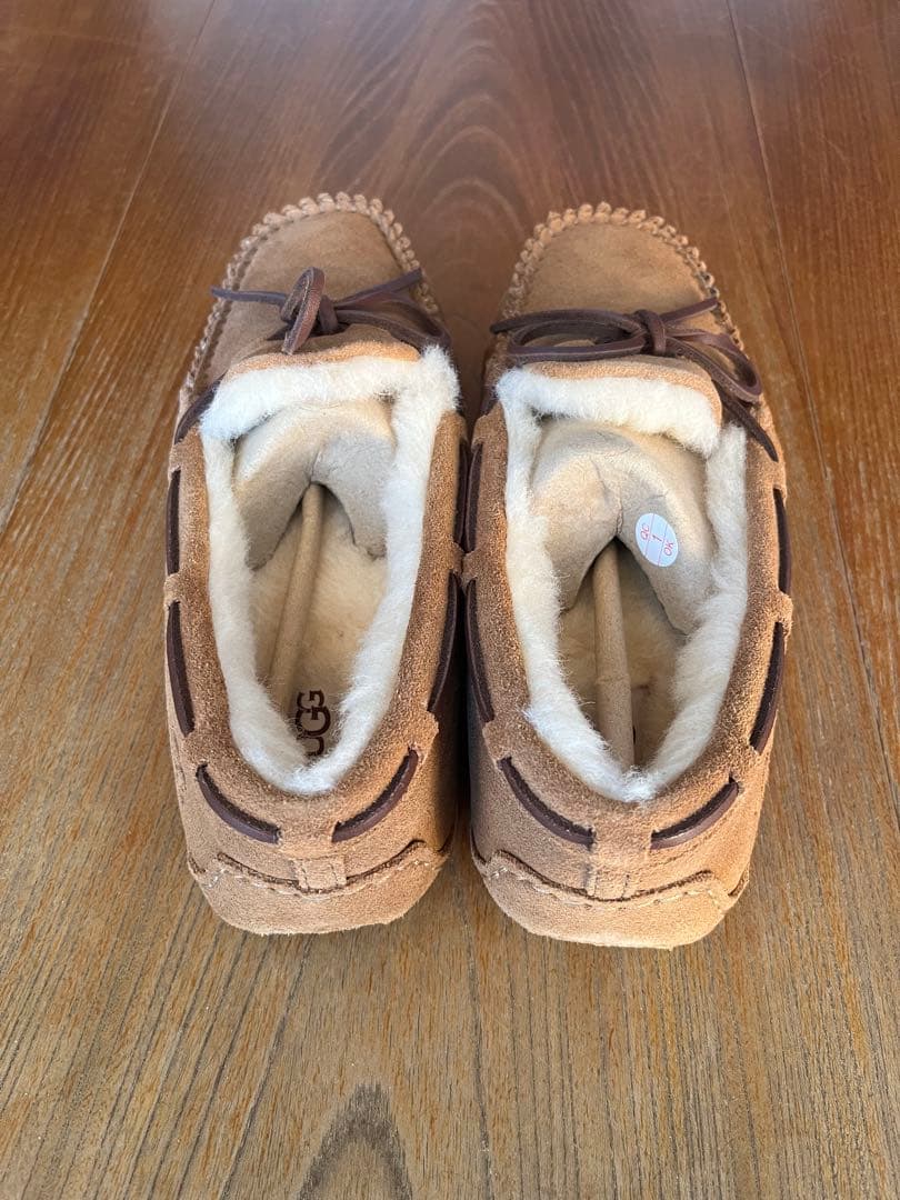 UGG ダコタ　モカシンシューズ