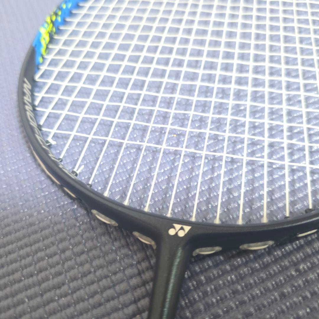 410美品】 Nanoflare 700 バドミントンラケット　ナノフレア700