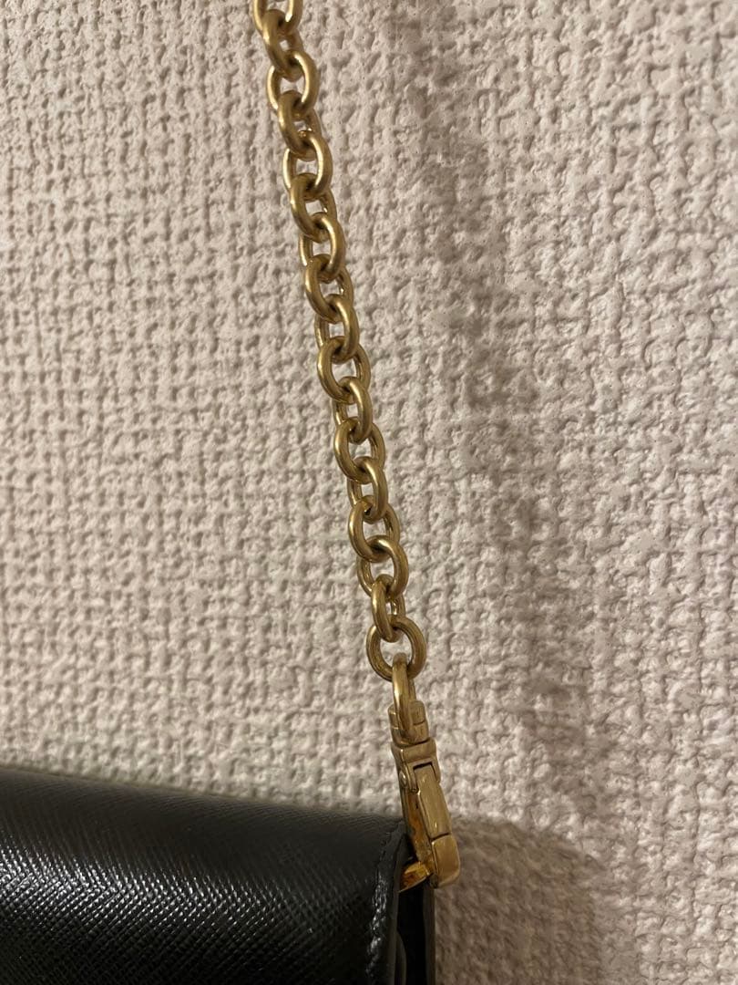 PRADA お財布ポシェット