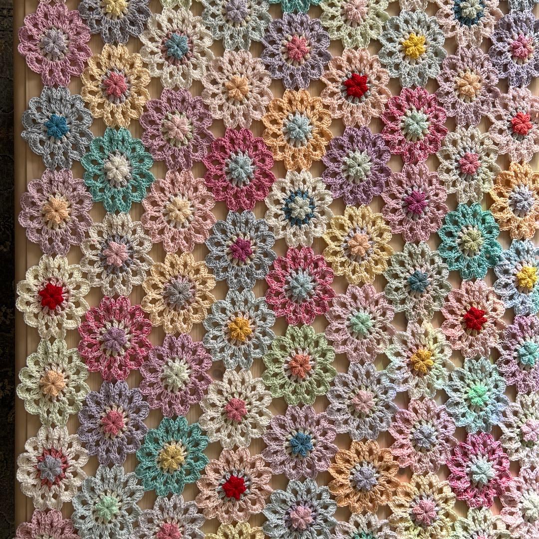 お花のモチーフ編み マルチカバー かぎ針編み パステル ブランケット