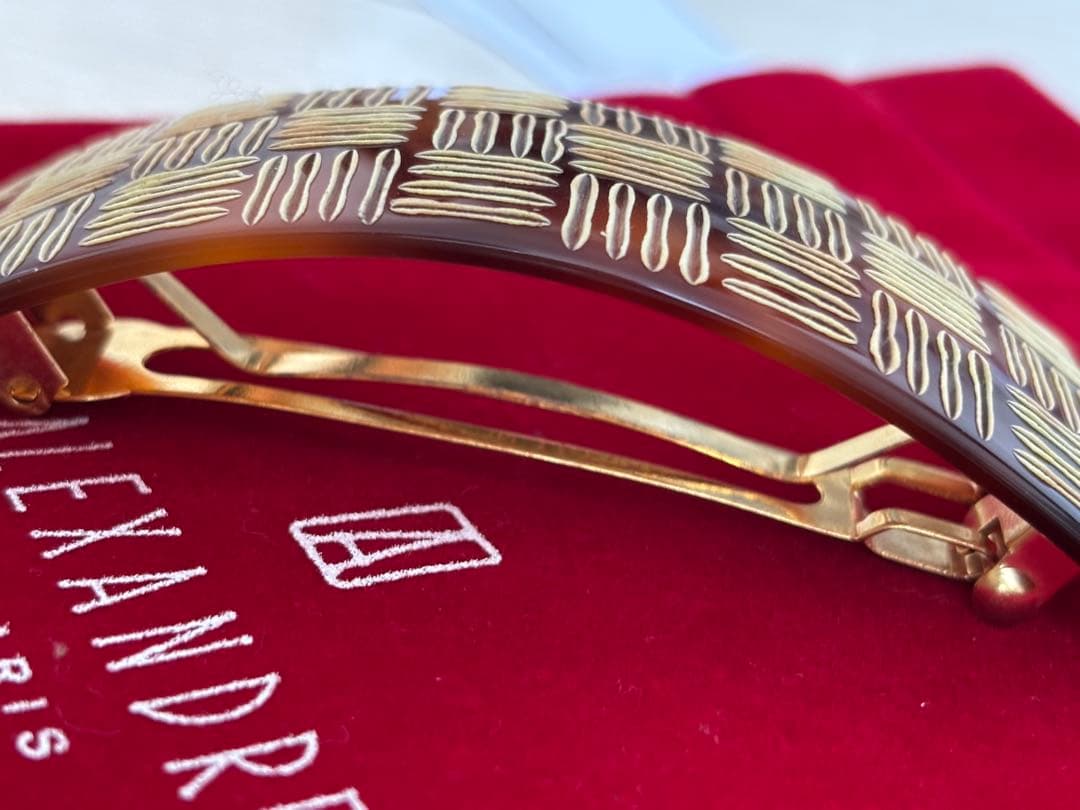 アレクサンドルドゥパリ 新品同様 幅広バレッタ 茶系市松模様