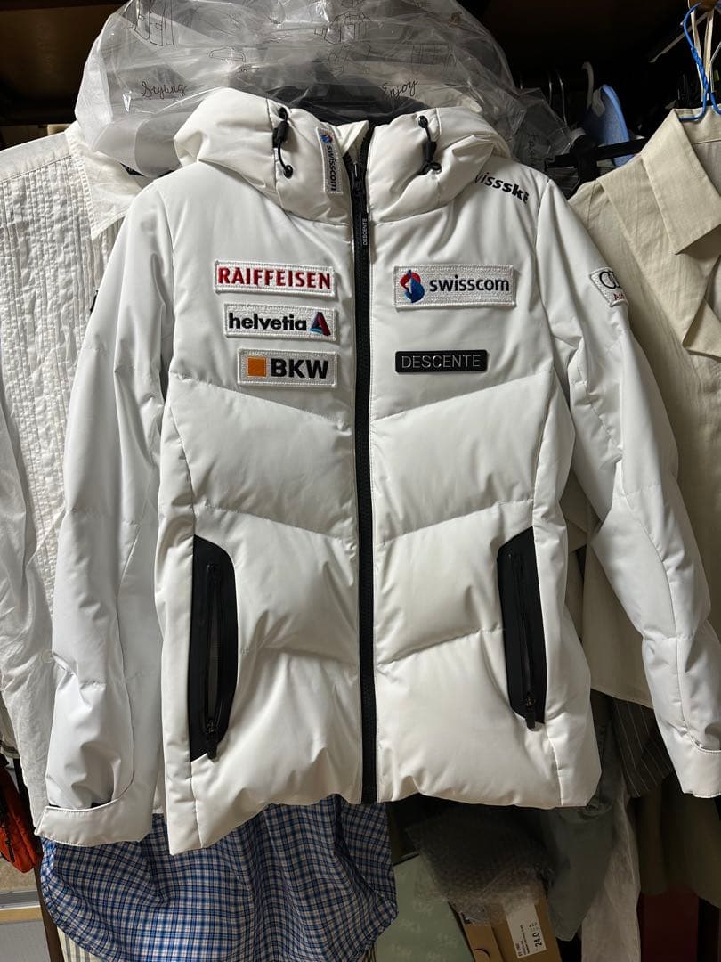 正美品DESCENTE ホワイト スキーウェアダウン