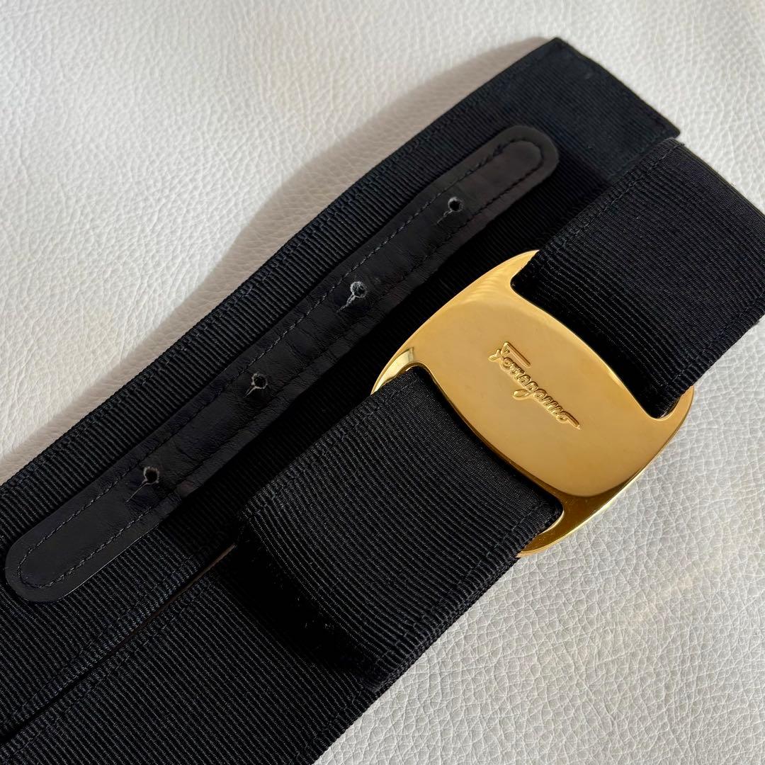 【美品】【フェラガモ】ヴァラ リボン ベルト ゴールド金具 黒 ブラック