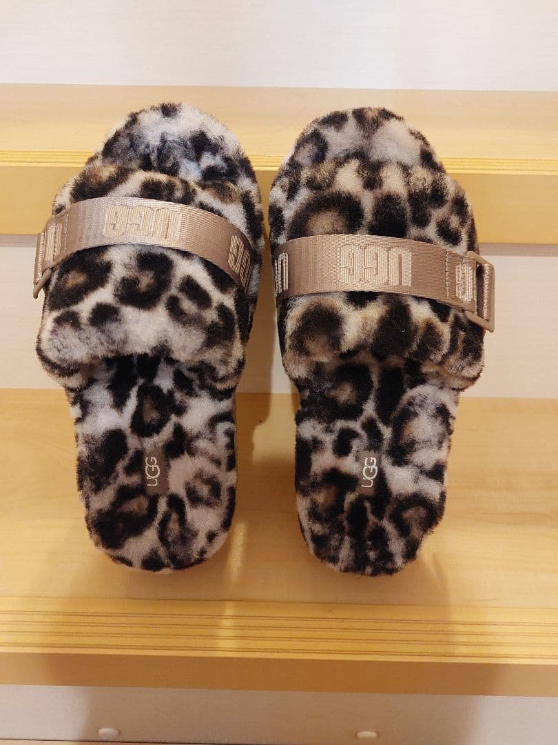 UGG ヒョウ柄 スライドサンダル