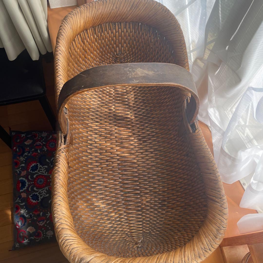籐製　アンティーク　ハンドル付きバスケット